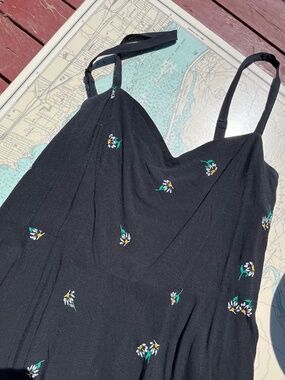 Old Navy Black Daisy Print Summer Dress